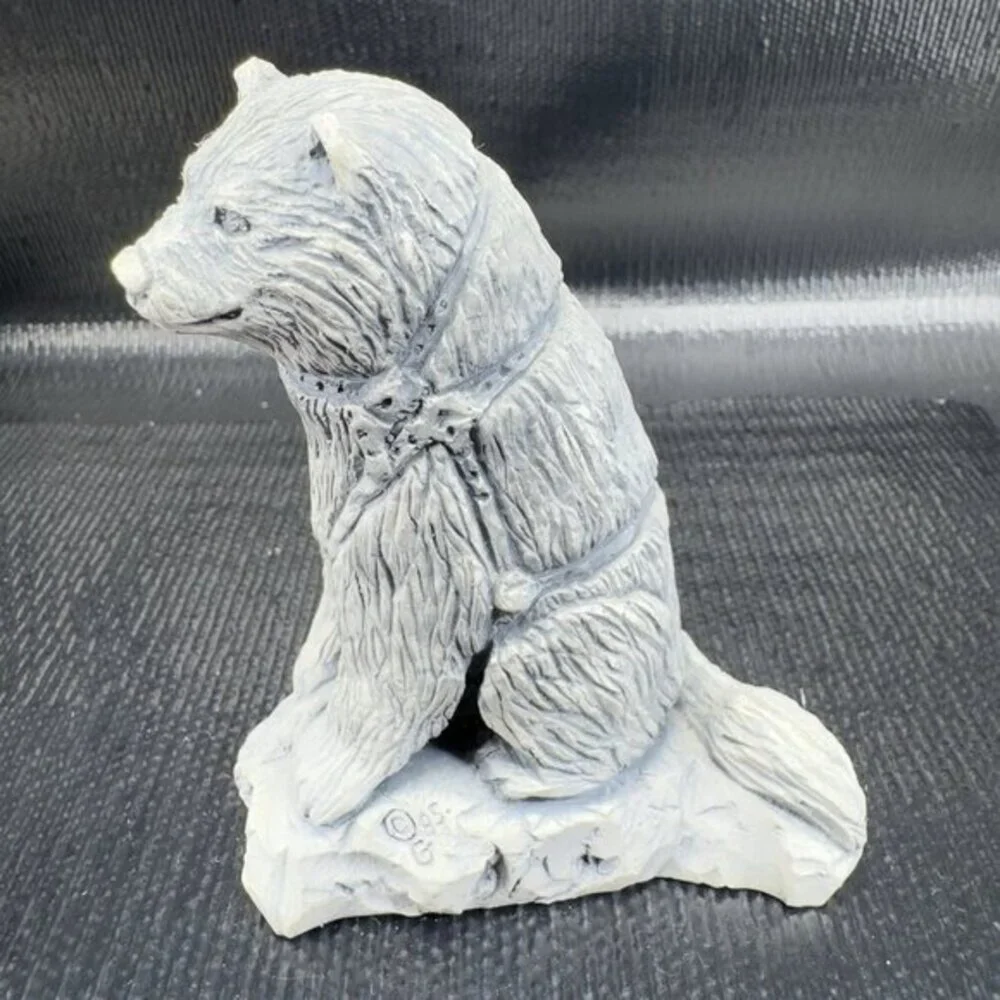 1985 Mount St Helens Figurine Wolf‎ Animal Figurine Hand Made Decor Marked VTG